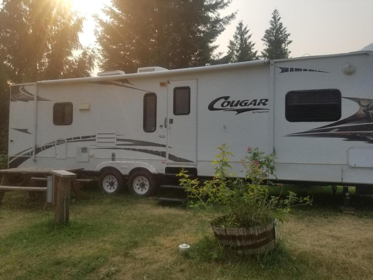 Noah'S Ark Campground Revelstoke Exterior photo