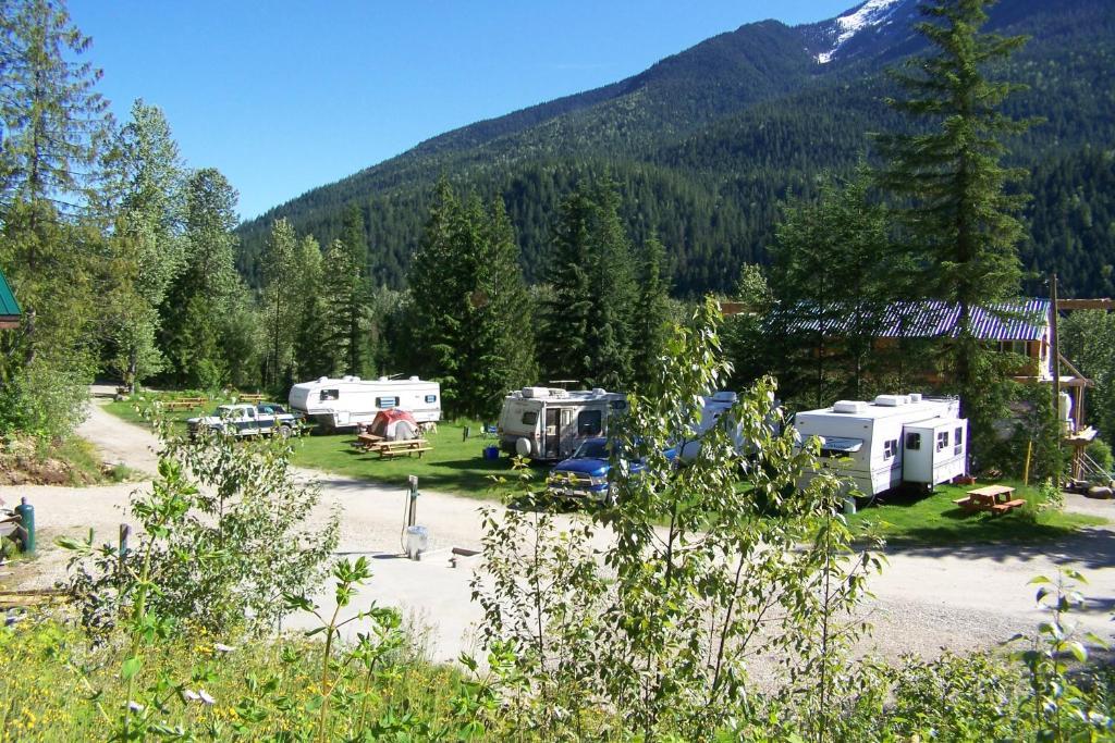 Noah'S Ark Campground Revelstoke Exterior photo