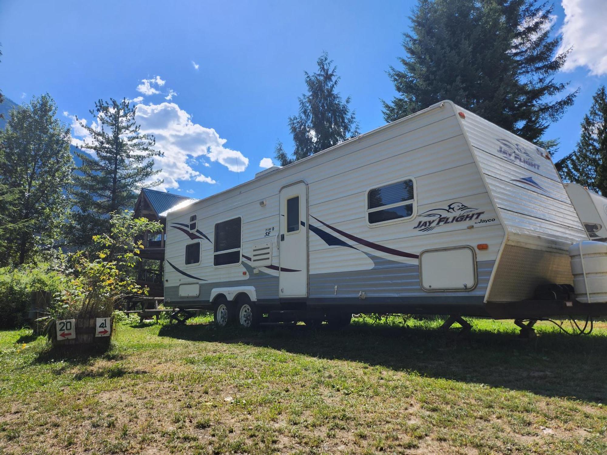Noah'S Ark Campground Revelstoke Exterior photo