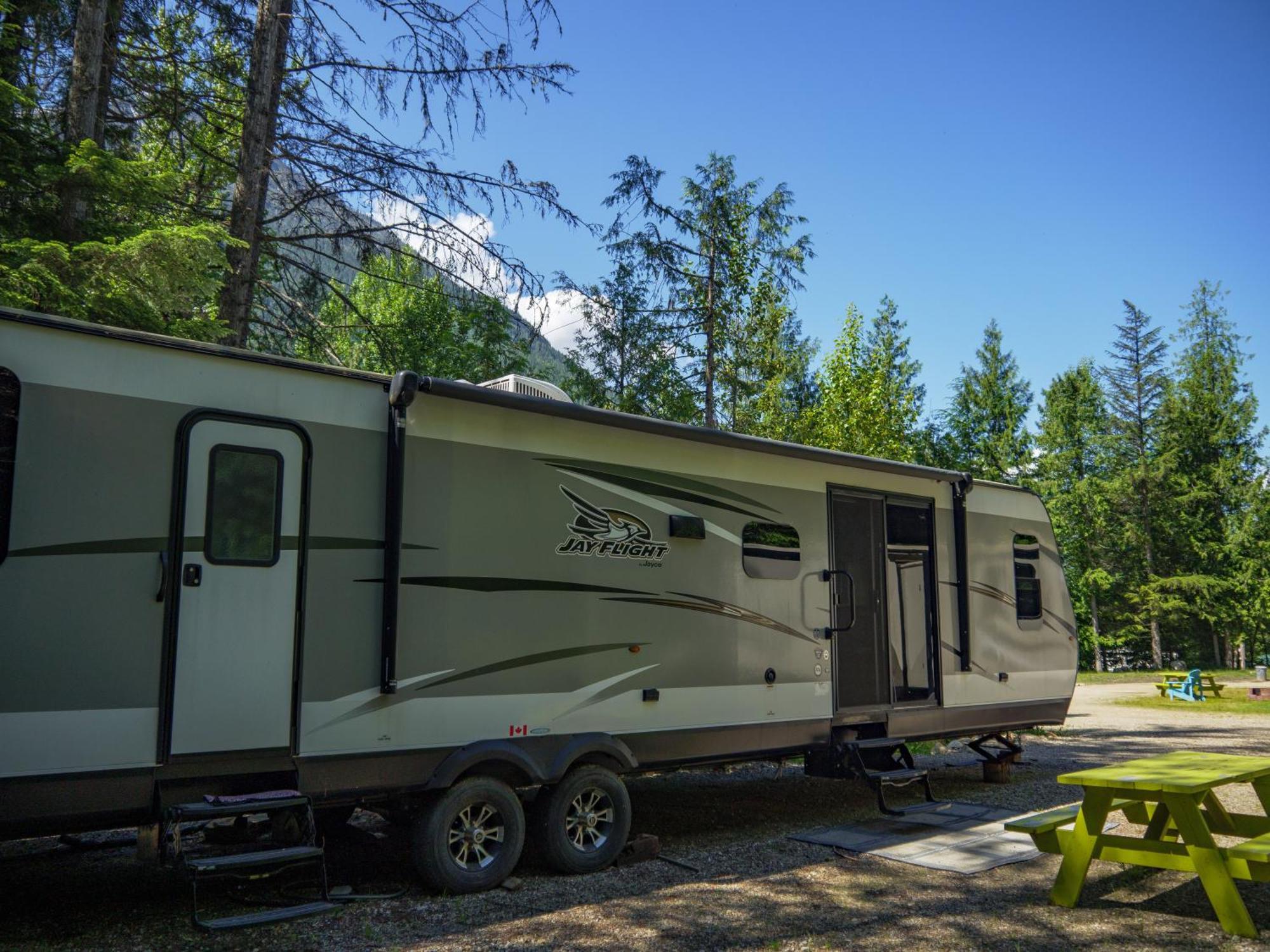 Noah'S Ark Campground Revelstoke Exterior photo